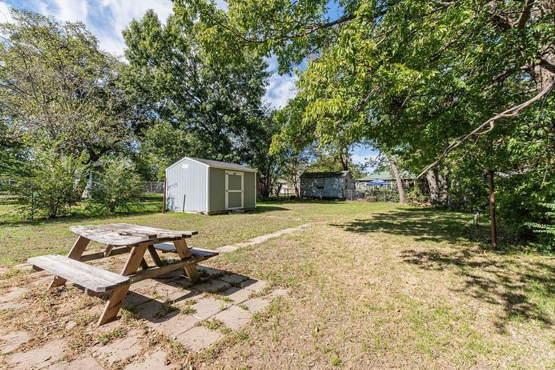 1210 Pollard Street, Greenville TX 75401 - Photo 18