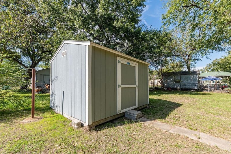 1210 Pollard Street, Greenville TX 75401 - Photo 19