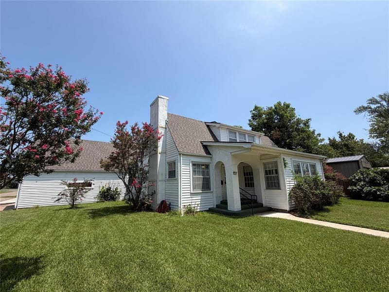 701 Market Street E, Honey Grove TX 75446 - Photo 6