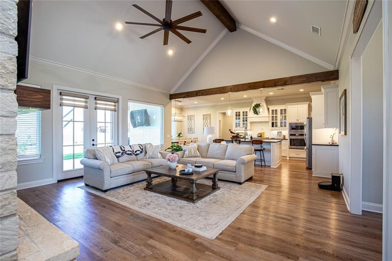 317 Champions Way, McGregor TX 76657 - Photo 6
