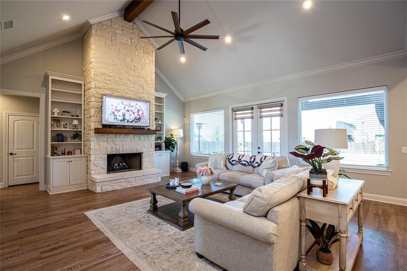 317 Champions Way, McGregor TX 76657 - Photo 5