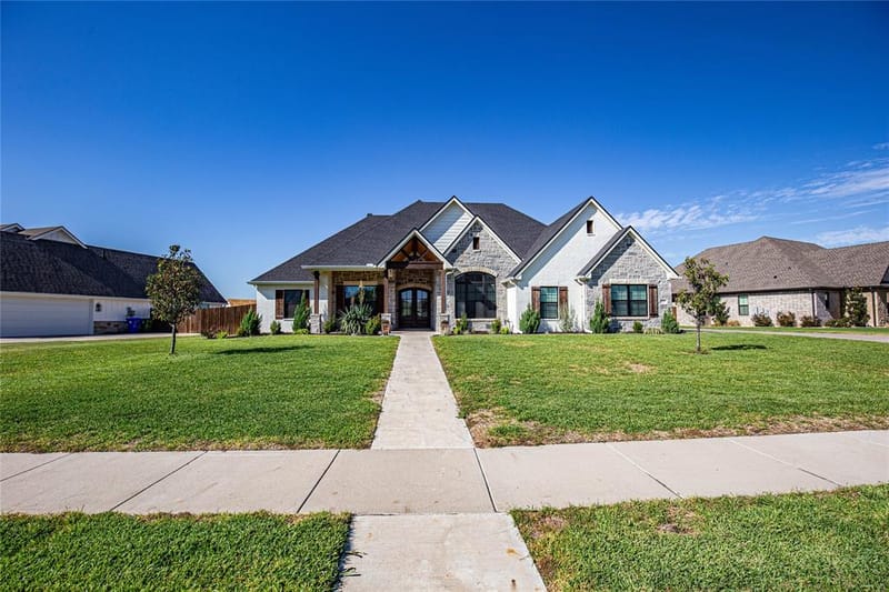317 Champions Way, McGregor TX 76657 - Photo 37