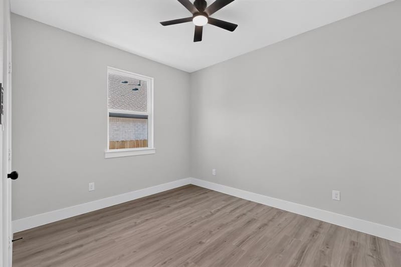 1309 N BRECKENRIDGE Street, Ennis TX 75119 - Photo 26