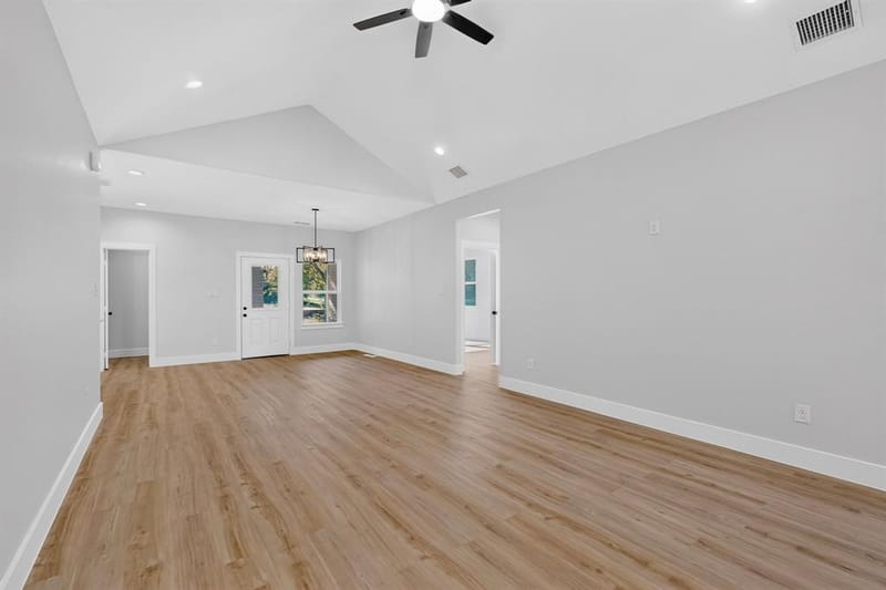 1309 N BRECKENRIDGE Street, Ennis TX 75119 - Photo 7