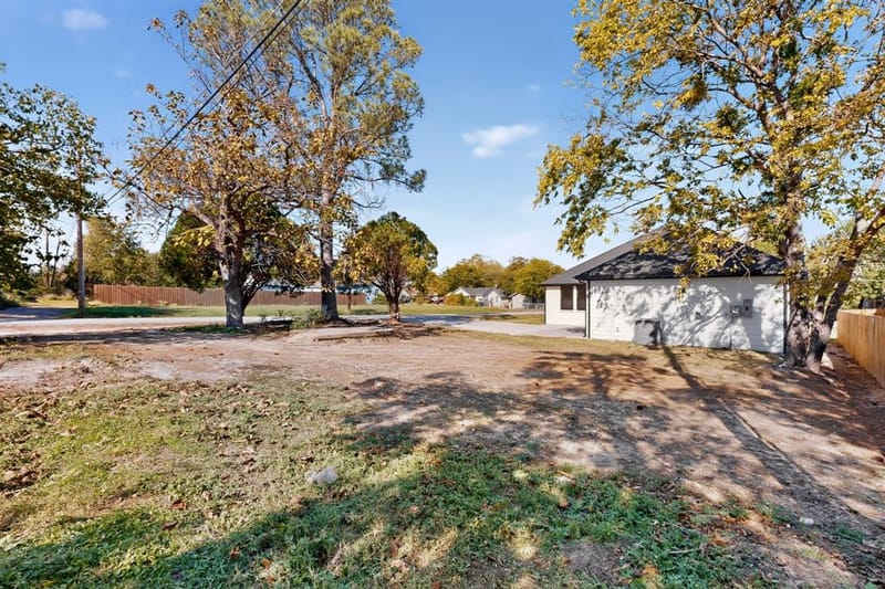 1309 N BRECKENRIDGE Street, Ennis TX 75119 - Photo 36