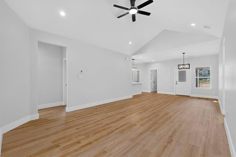 1309 N BRECKENRIDGE Street, Ennis TX 75119 - Photo 5