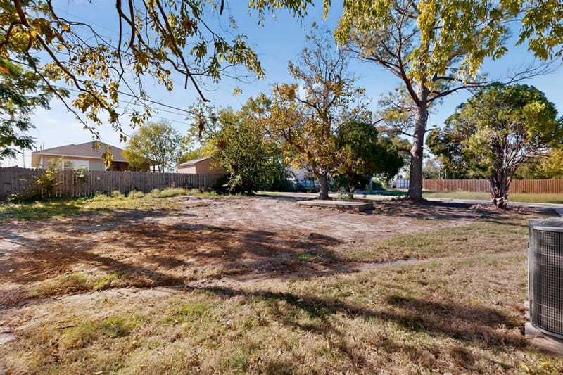 1309 N BRECKENRIDGE Street, Ennis TX 75119 - Photo 37
