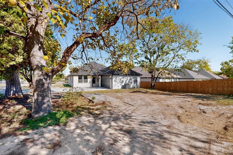 1309 N BRECKENRIDGE Street, Ennis TX 75119 - Photo 35