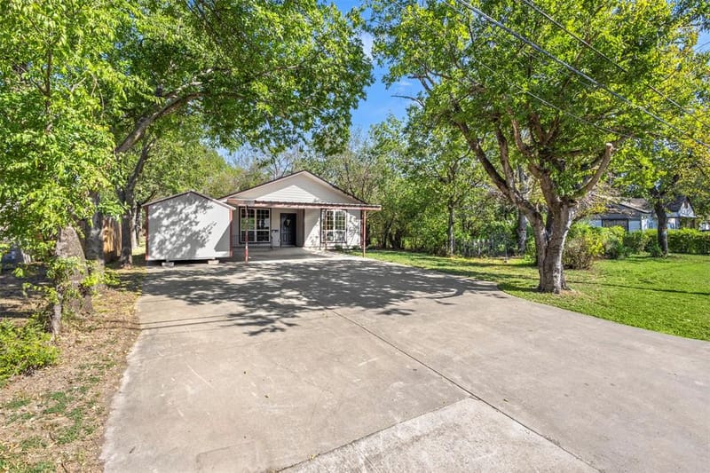 810 S Sherman Street, Ennis TX 75119 - Photo 30