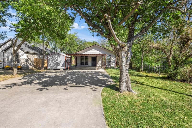 810 S Sherman Street, Ennis TX 75119 - Photo 31