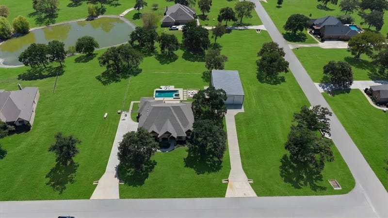 104 Estancia Court, Decatur TX 76234 - Photo 2