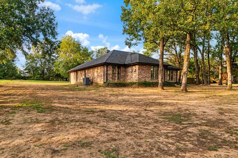 3820 Lakeshore Drive, Reno TX 75462 - Photo 25