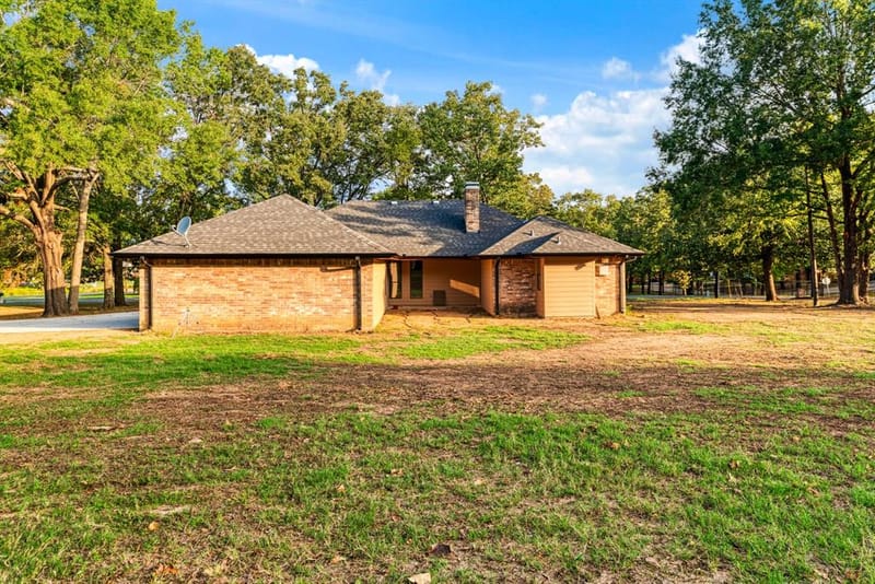 3820 Lakeshore Drive, Reno TX 75462 - Photo 21