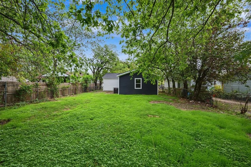 3805 Burton, Fort Worth TX 76105 - Photo 5