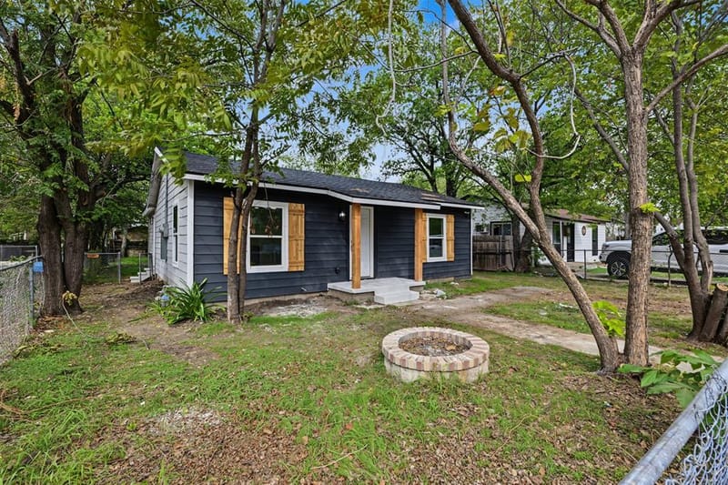 3805 Burton, Fort Worth TX 76105 - Photo 9