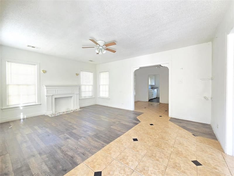 2806 Harlandale Avenue, Dallas TX 75216 - Photo 2