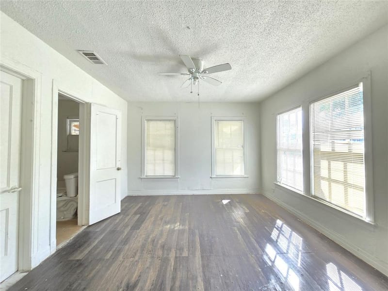 2806 Harlandale Avenue, Dallas TX 75216 - Photo 6