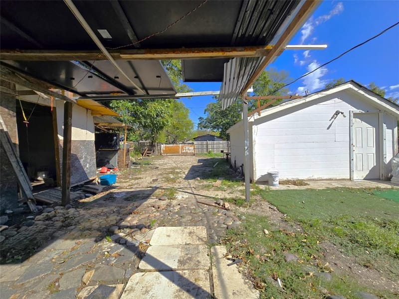 2806 Harlandale Avenue, Dallas TX 75216 - Photo 16