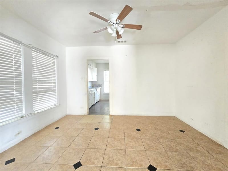 2806 Harlandale Avenue, Dallas TX 75216 - Photo 3