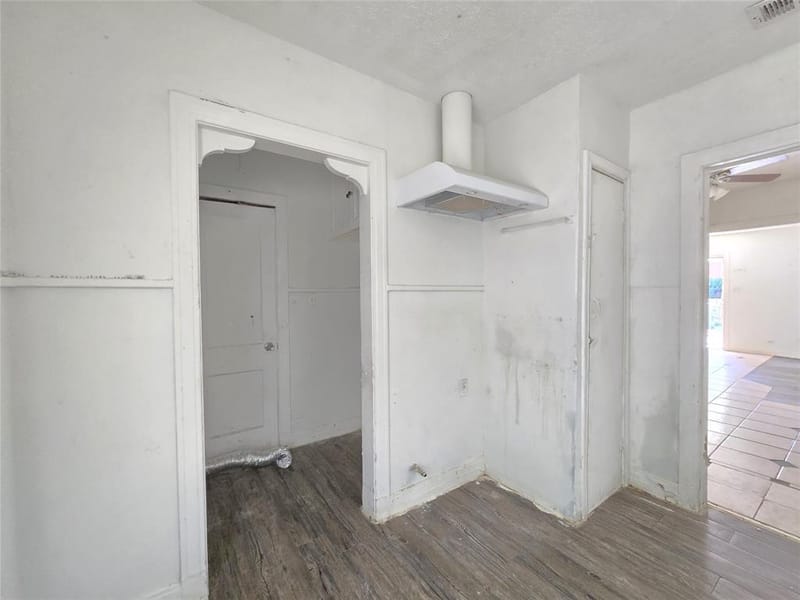 2806 Harlandale Avenue, Dallas TX 75216 - Photo 5