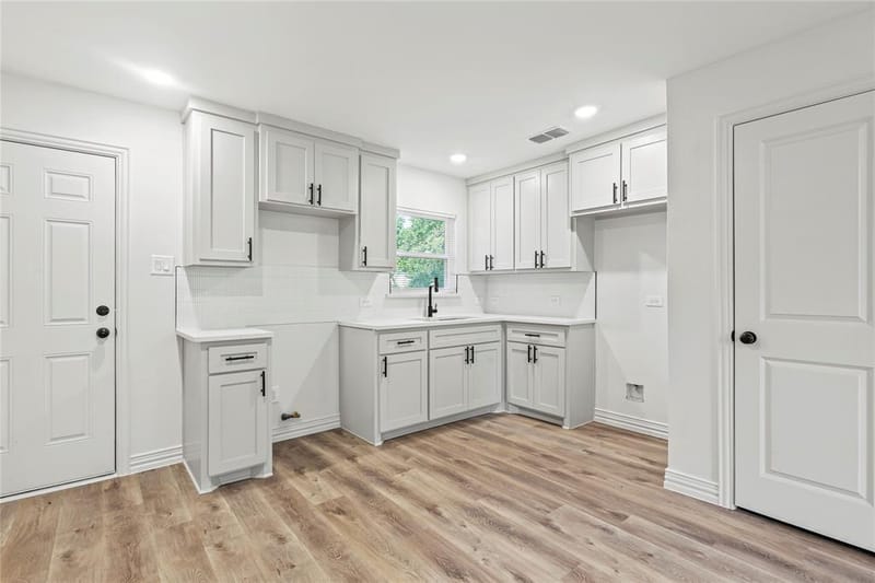 6106 Flagstaff Drive, Dallas TX 75241 - Photo 6