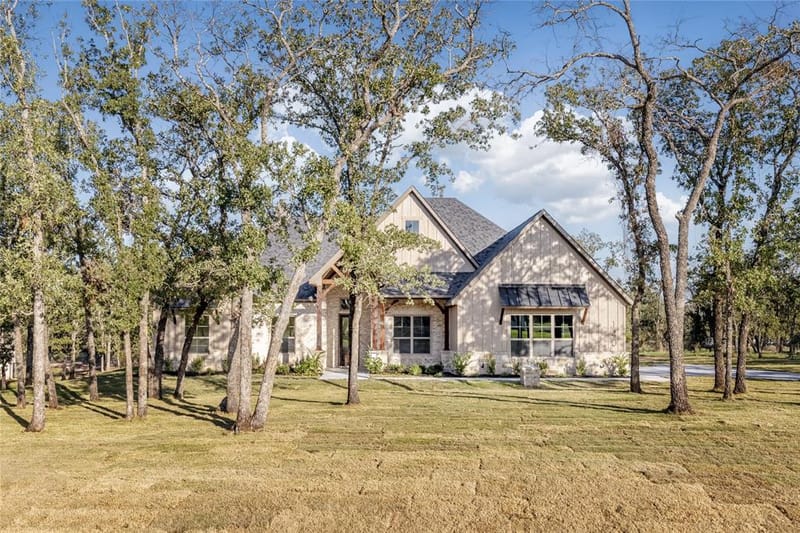 140 Prairie Winds Drive, Poolville TX 76487