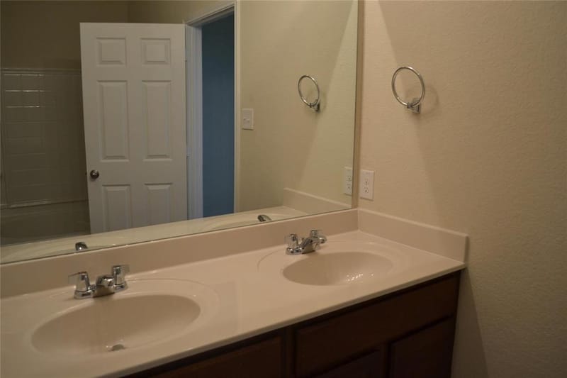 4413 Hummingbird Drive, Sherman TX 75092 - Photo 6
