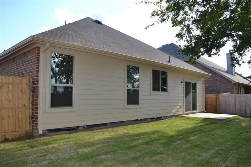 4413 Hummingbird Drive, Sherman TX 75092 - Photo 9
