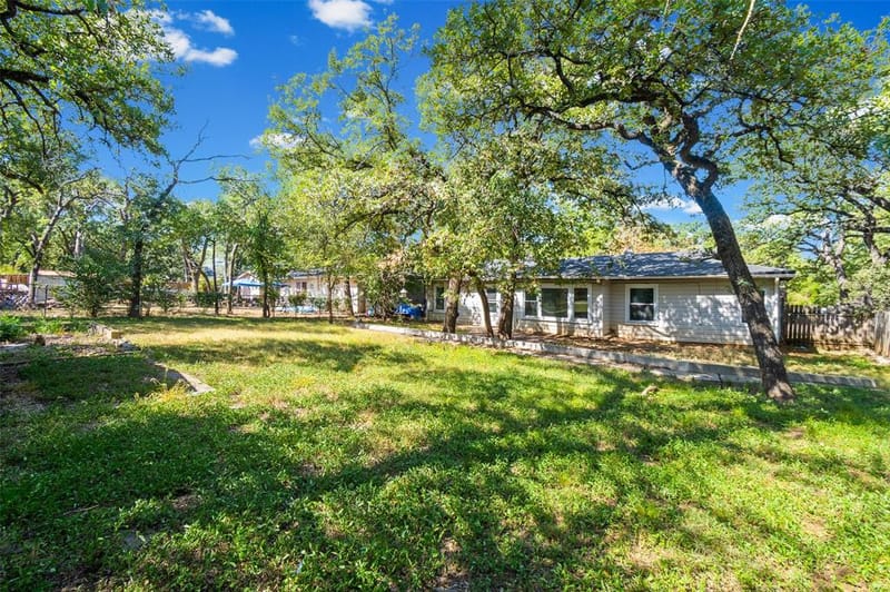 2515 Yeager Street, Fort Worth TX 76112 - Photo 2