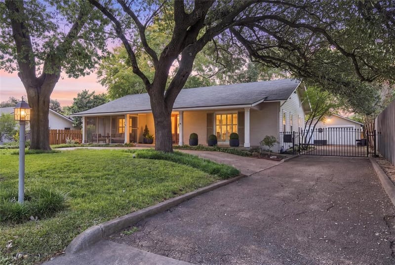 404 N 39th Street, Waco TX 76710 - Photo 2