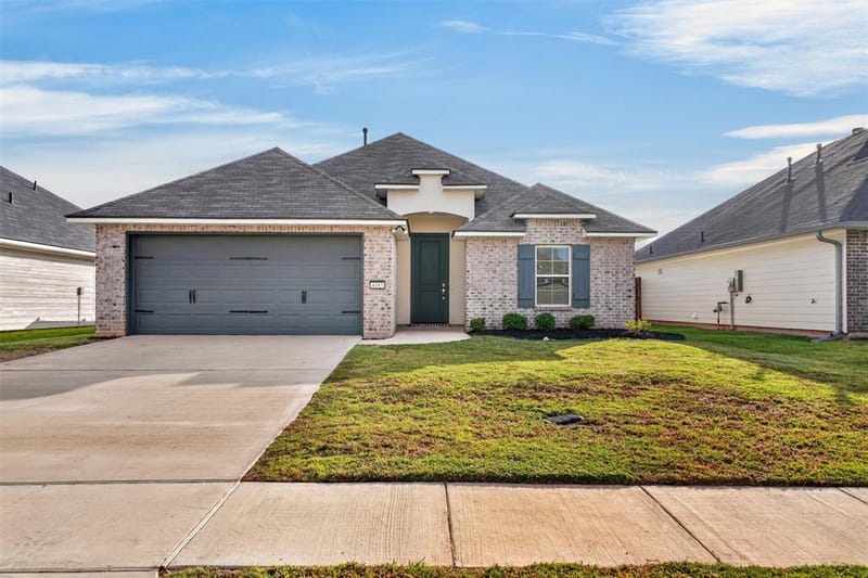 4163 Grassy Lake Drive, Bossier City LA 71111