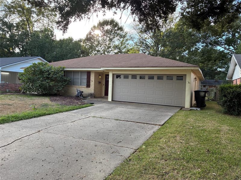 2030 Bermuda Street, Shreveport LA 71105 - Photo 2