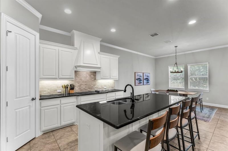 17050 Dominion Drive, Woodway TX 76712 - Photo 9
