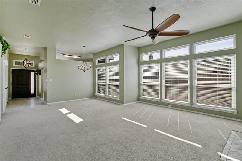 4667 Heatherbrook Lane, Grand Prairie TX 75052 - Photo 2