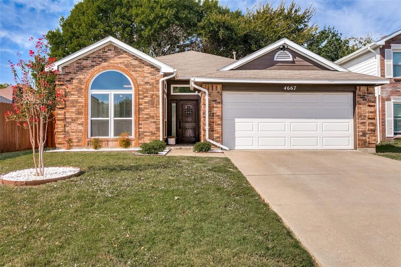 4667 Heatherbrook Lane, Grand Prairie TX 75052