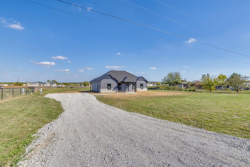 6608 Vintner Trail, Joshua TX 76058 - Photo 2