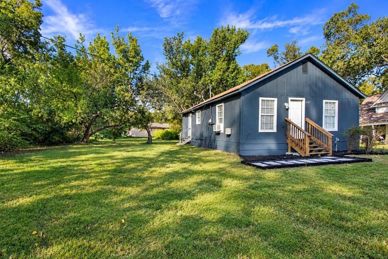 1107 Beech Street, Bonham TX 75418