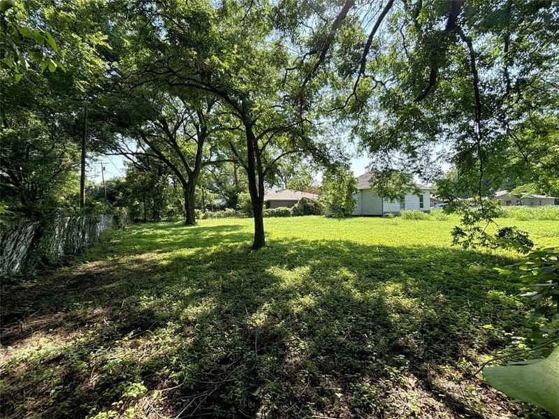 1000 & 1002 E Calhoun Avenue, Waco TX 76704 - Photo 12