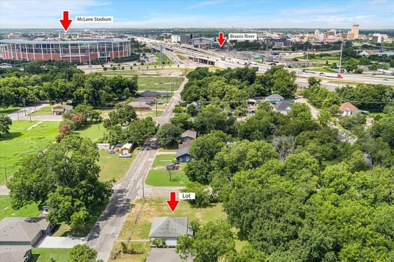 1000 & 1002 E Calhoun Avenue, Waco TX 76704