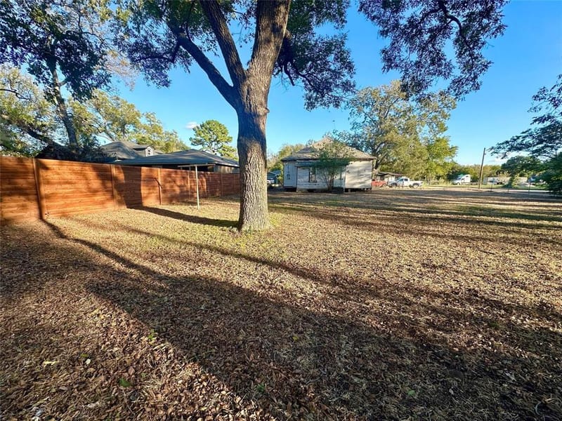 1000 & 1002 E Calhoun Avenue, Waco TX 76704 - Photo 10