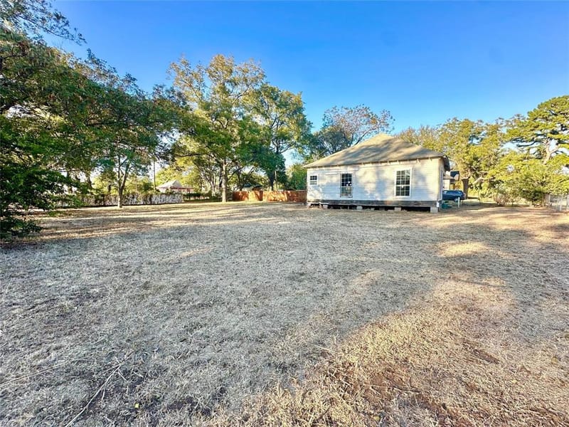 1000 & 1002 E Calhoun Avenue, Waco TX 76704 - Photo 14