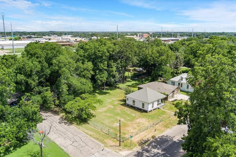 1000 & 1002 E Calhoun Avenue, Waco TX 76704 - Photo 4