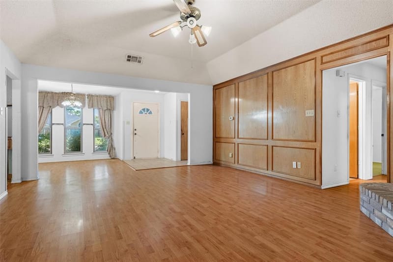 3648 Village Green Drive, Grand Prairie TX 75052 - Photo 6