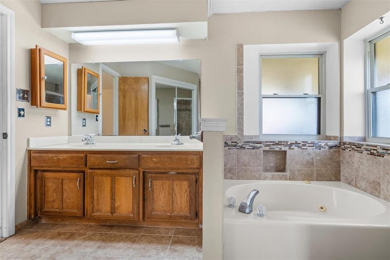 3648 Village Green Drive, Grand Prairie TX 75052 - Photo 14