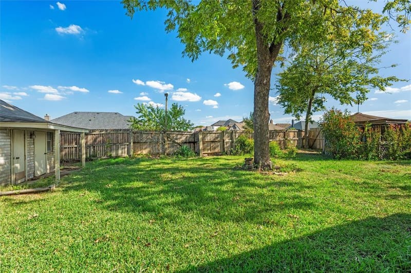 3648 Village Green Drive, Grand Prairie TX 75052 - Photo 25