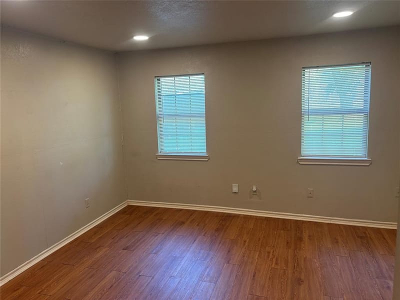3563 Townsend Drive, Fort Worth TX 76110 - Photo 7