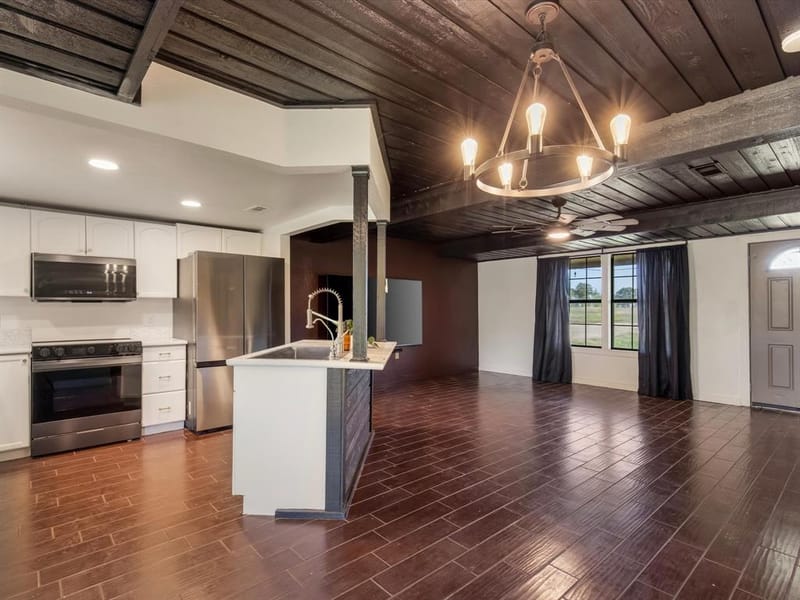 8745 County Road 107, Grandview TX 76050 - Photo 8