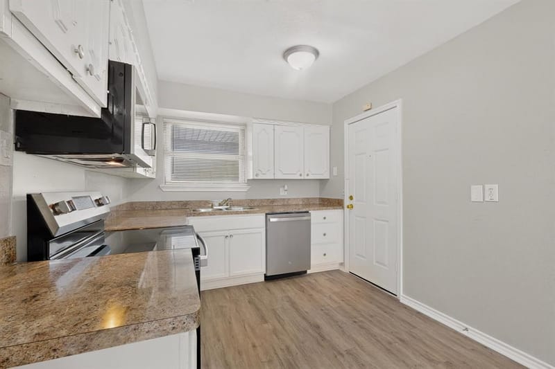 2978 Joanna Drive, Farmers Branch TX 75234 - Photo 11