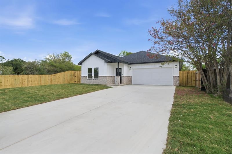 2113 Andrew Avenue, Fort Worth TX 76105 - Photo 3