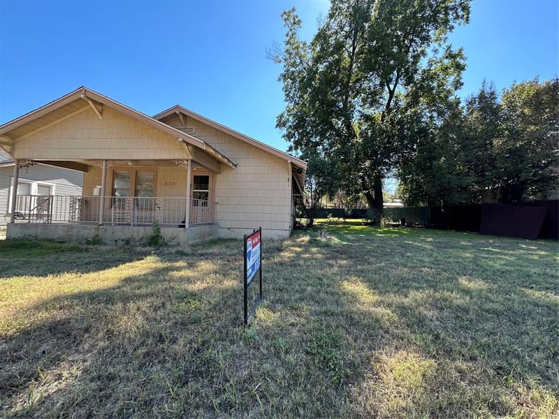 829 W Beddell Street, Fort Worth TX 76115 - Photo 17